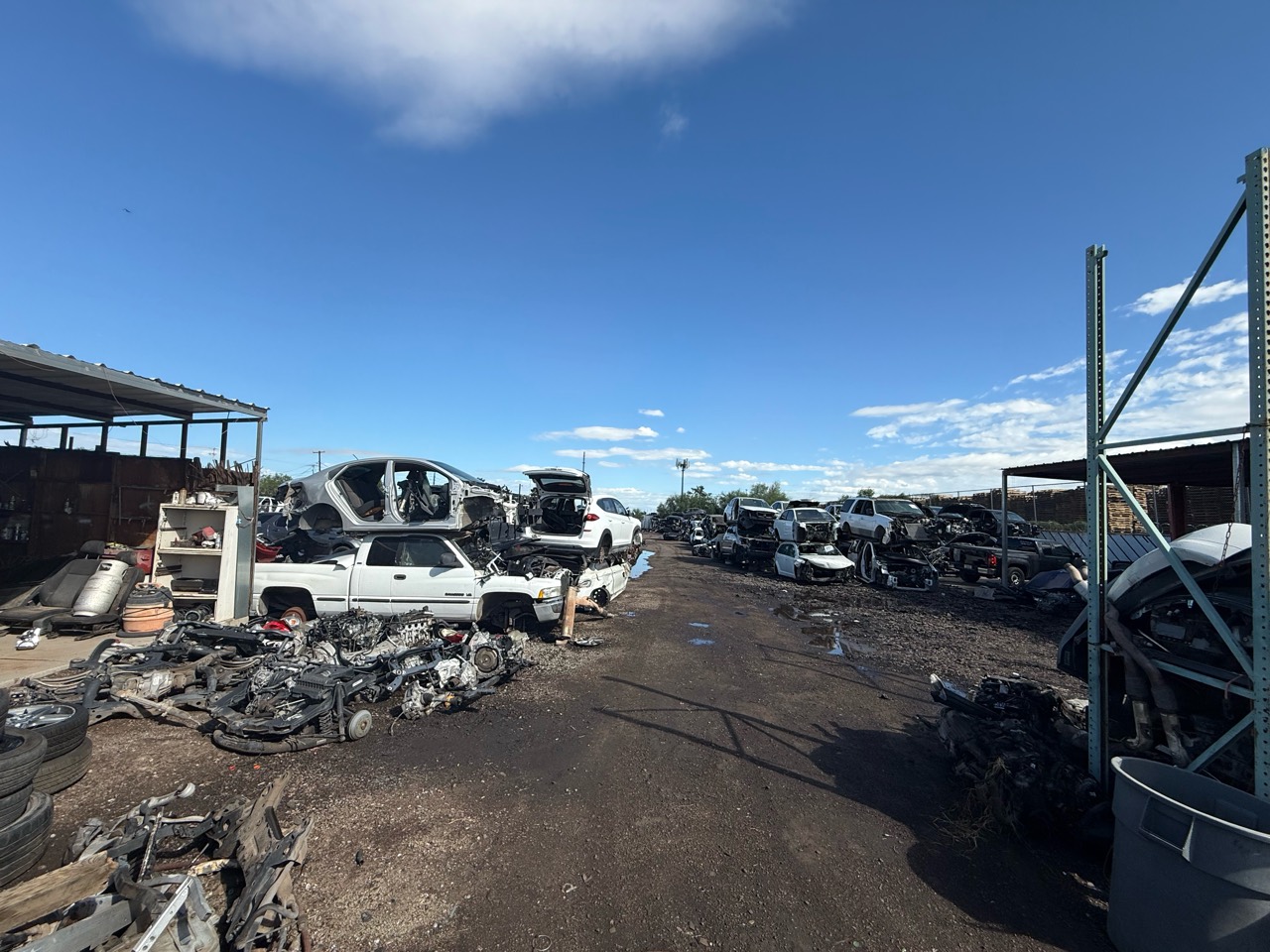 Wide view of the Jordan Auto Wrecking salvage yard